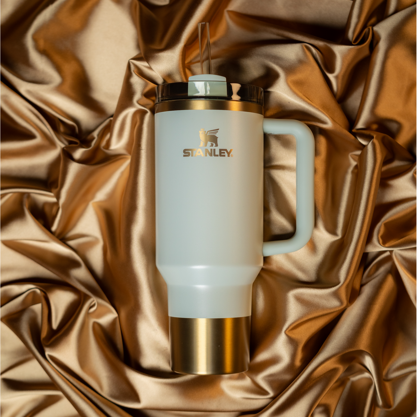 THE HOLIDAY QUENCHER H2.0 FLOWSTATE™ TUMBLER